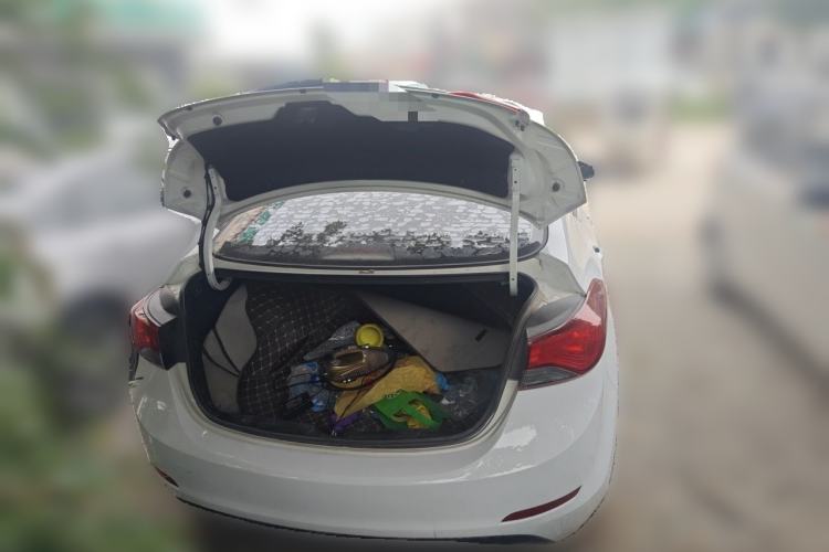 Used Hyundai Elantra (5th Generation / Langdong) 2016 1.6L Automatic Smart Version Trunk