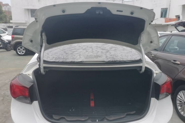 Used Hyundai Elantra (5th Generation / Langdong) 2016 1.6L Automatic Prestige Model Trunk