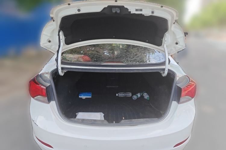 Used Hyundai Elantra (5th Generation / Langdong) 2016 1.6L Manual Luxury Model Trunk