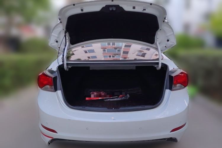 Used Hyundai Elantra (5th Generation / Langdong) 2016 1.6L Automatic Smart Version Trunk