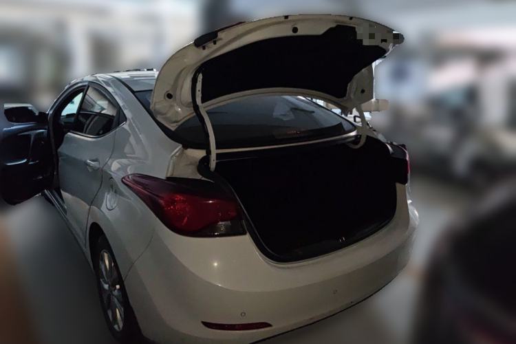 Used Hyundai Elantra (5th Generation / Langdong) 2016 1.6L Automatic Smart Version Trunk
