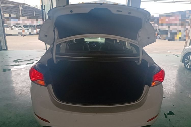 Used Hyundai Elantra (5th Generation / Langdong) 2016 1.6L Automatic Prestige Model Trunk