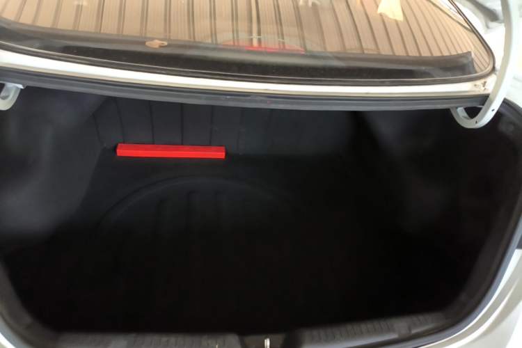 Used Hyundai Elantra (5th Generation / Langdong) 2016 1.6L Automatic Smart Version Trunk
