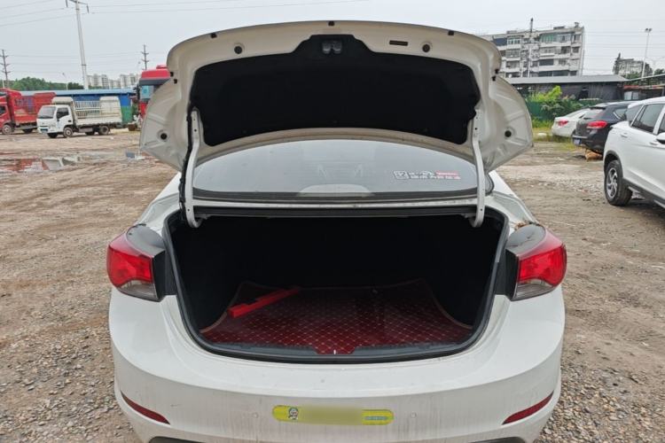 Used Hyundai Elantra (5th Generation / Langdong) 2016 1.6L Automatic Smart Version Trunk
