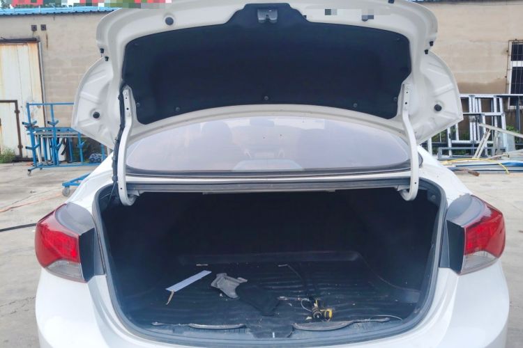 Used Hyundai Elantra (5th Generation / Langdong) 2016 1.6L Automatic Smart Version Trunk