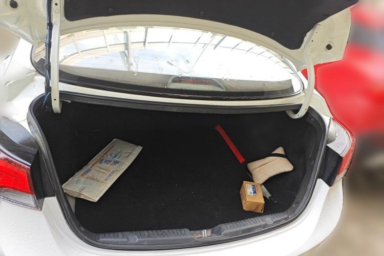 Used Hyundai Elantra (5th Generation / Langdong) 2016 1.6L Automatic Smart Version Trunk