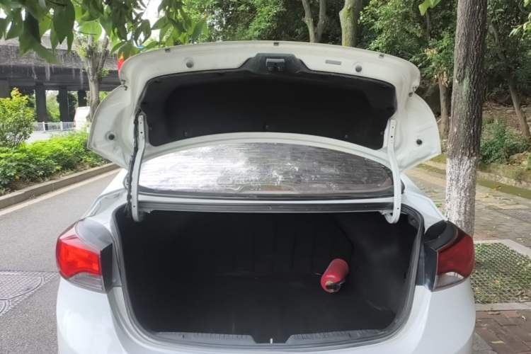 Used Hyundai Elantra (5th Generation / Langdong) 2016 1.6L Manual Fashion Edition Trunk