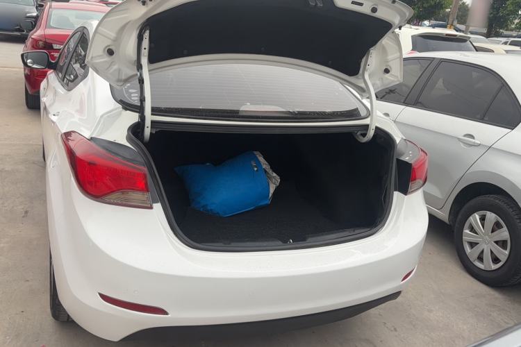 Used Hyundai Elantra (5th Generation / Langdong) 2016 1.6L Automatic Smart Version Trunk