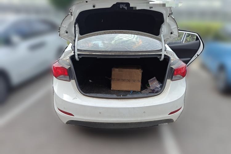 Used Hyundai Elantra (5th Generation / Langdong) 2016 1.6L Manual Luxury Model Trunk