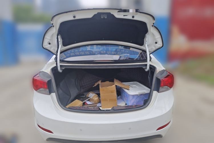 Used Hyundai Elantra (5th Generation / Langdong) 2016 1.6L Automatic Prestige Model Trunk