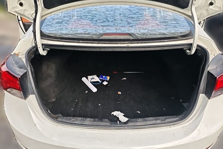 Used Hyundai Elantra (5th Generation / Langdong) 2016 1.6L Automatic Smart Version Trunk