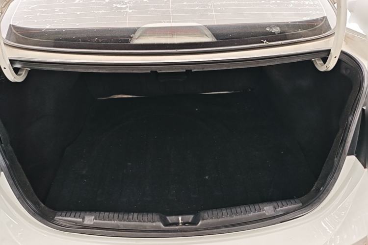Used Hyundai Elantra (5th Generation / Langdong) 2016 1.6L Manual Luxury Model Trunk