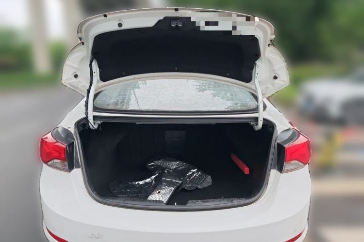 Used Hyundai Elantra (5th Generation / Langdong) 2016 1.6L Automatic Prestige Model Trunk