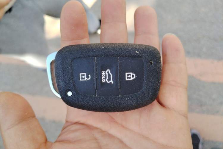 Used Hyundai Elantra (5th Generation / Langdong) 2016 1.6L Automatic Prestige Model Vehicle Key