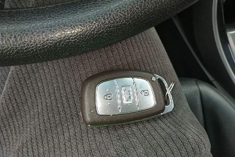 Used Hyundai Elantra (5th Generation / Langdong) 2016 1.6L Automatic Prestige Model Vehicle Key