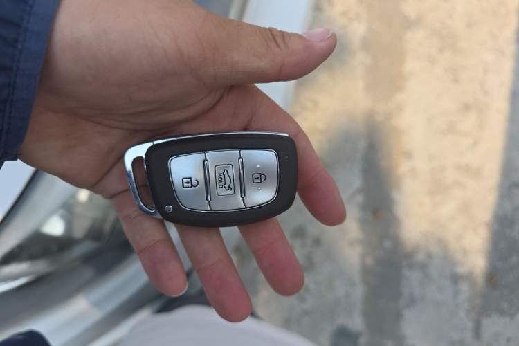 Used Hyundai Elantra (5th Generation / Langdong) 2016 1.6L Manual Luxury Model Vehicle Key