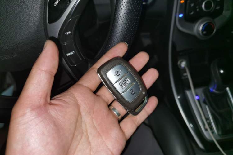 Used Hyundai Elantra (5th Generation / Langdong) 2016 1.6L Automatic Prestige Model Vehicle Key