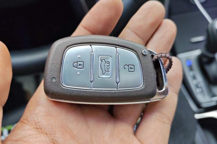 Used Hyundai Elantra (5th Generation / Langdong) 2016 1.6L Automatic Prestige Model Vehicle Key