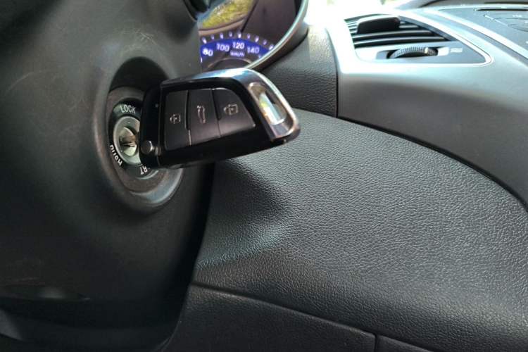 Used Hyundai Elantra (5th Generation / Langdong) 2016 1.6L Automatic Smart Version Vehicle Key