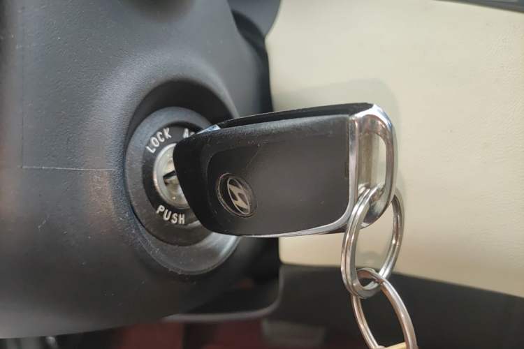 Used Hyundai Elantra (5th Generation / Langdong) 2016 1.6L Automatic Smart Version Vehicle Key