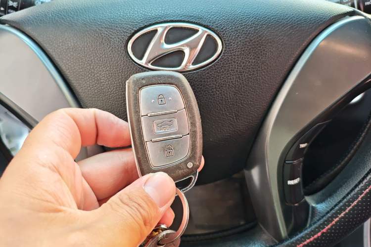 Used Hyundai Elantra (5th Generation / Langdong) 2016 1.6L Manual Luxury Model Vehicle Key