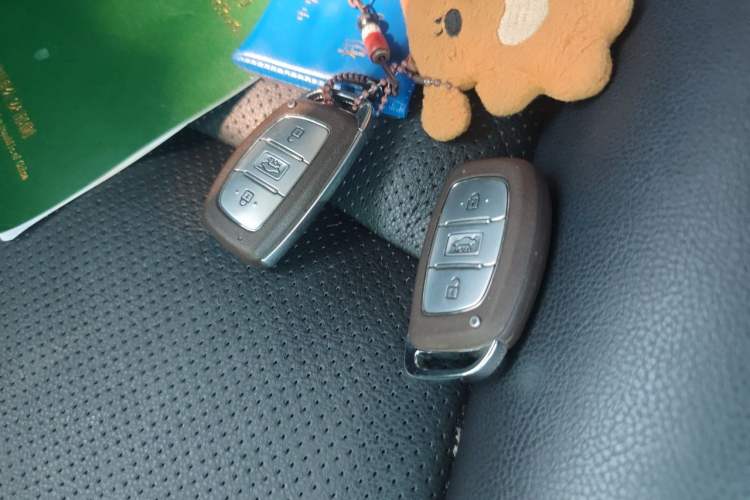 Used Hyundai Elantra (5th Generation / Langdong) 2016 1.6L Manual Luxury Model Vehicle Key