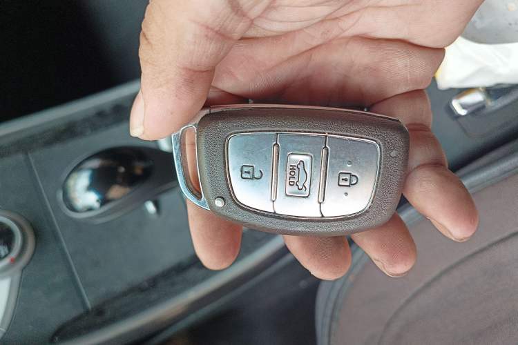 Used Hyundai Elantra (5th Generation / Langdong) 2016 1.6L Automatic Prestige Model Vehicle Key
