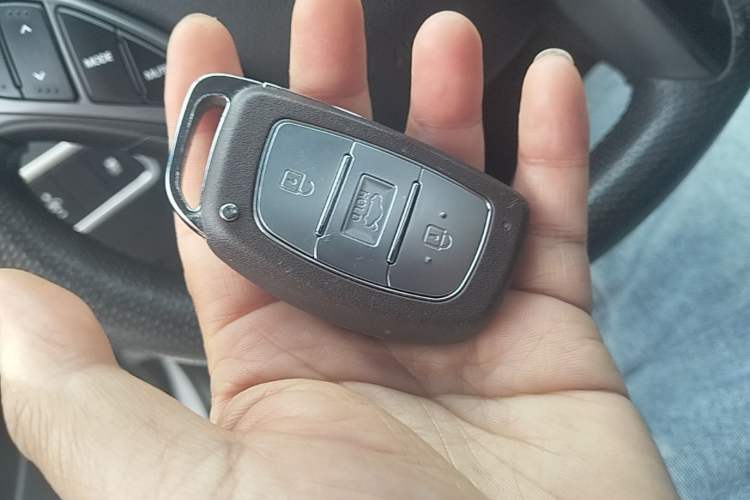 Used Hyundai Elantra (5th Generation / Langdong) 2016 1.6L Automatic Prestige Model Vehicle Key
