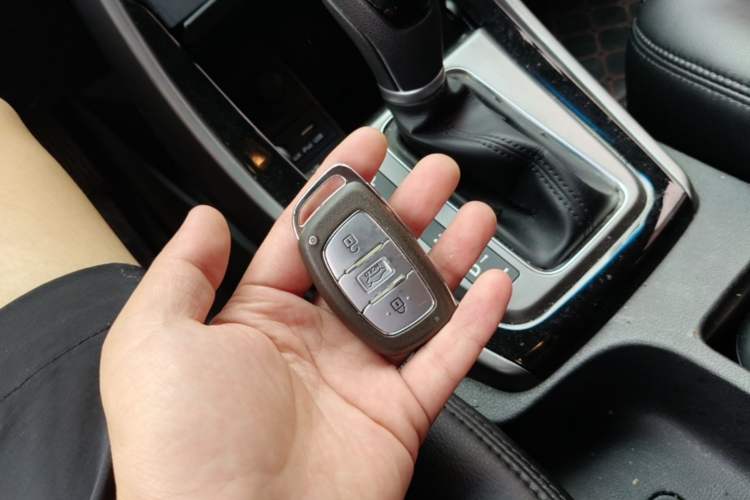 Used Hyundai Elantra (5th Generation / Langdong) 2016 1.6L Automatic Prestige Model Vehicle Key