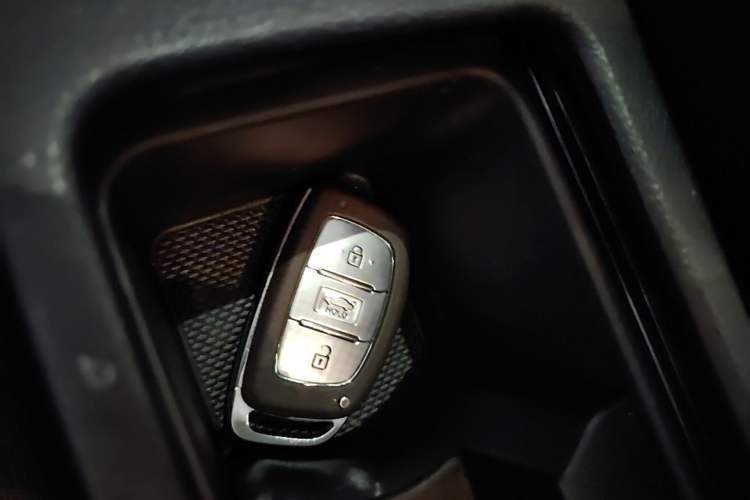 Used Hyundai Elantra (5th Generation / Langdong) 2016 1.6L Automatic Prestige Model Vehicle Key