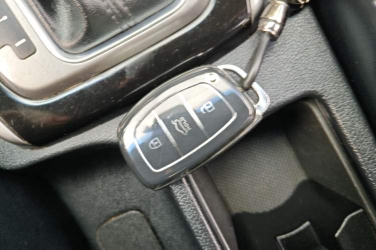 Used Hyundai Elantra (5th Generation / Langdong) 2016 1.6L Automatic Prestige Model Vehicle Key