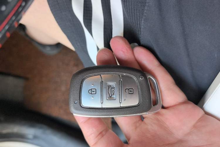 Used Hyundai Elantra (5th Generation / Langdong) 2016 1.6L Automatic Prestige Model Vehicle Key