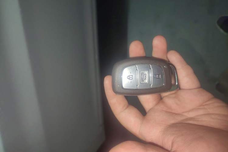 Used Hyundai Elantra (5th Generation / Langdong) 2016 1.6L Automatic Prestige Model Vehicle Key