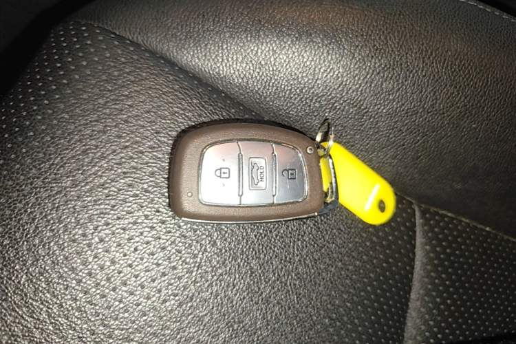 Used Hyundai Elantra (5th Generation / Langdong) 2016 1.6L Manual Luxury Model Vehicle Key