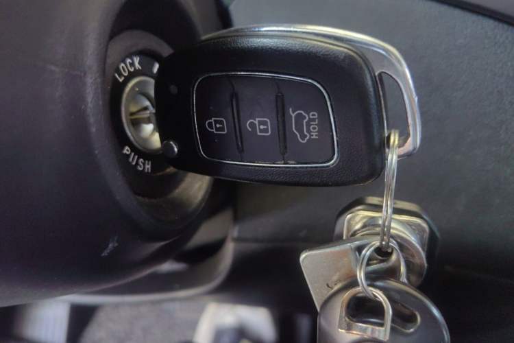 Used Hyundai Elantra (5th Generation / Langdong) 2016 1.6L Automatic Smart Version Vehicle Key