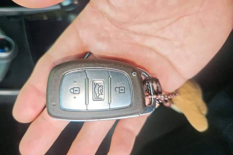 Used Hyundai Elantra (5th Generation / Langdong) 2016 1.6L Manual Luxury Model Vehicle Key