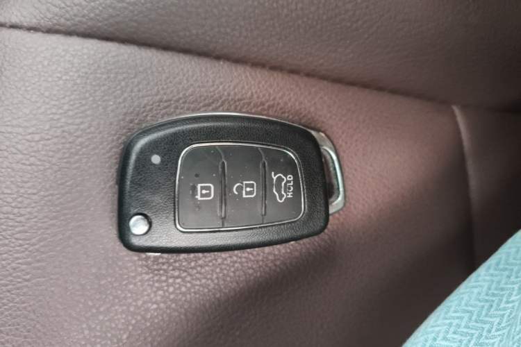 Used Hyundai Elantra (5th Generation / Langdong) 2016 1.6L Automatic Smart Version Vehicle Key