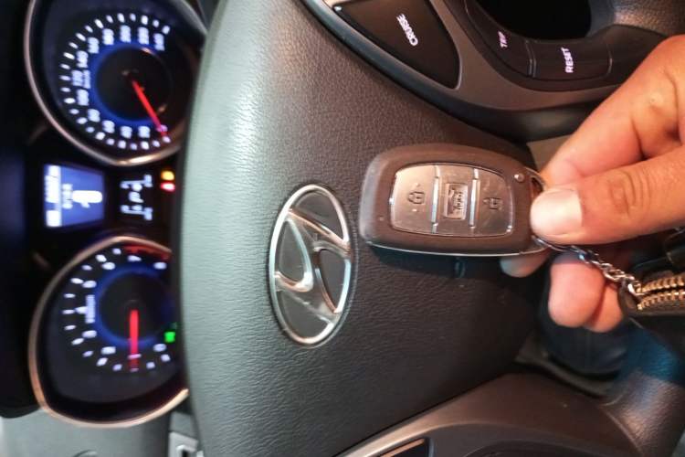 Used Hyundai Elantra (5th Generation / Langdong) 2016 1.6L Automatic Prestige Model Vehicle Key