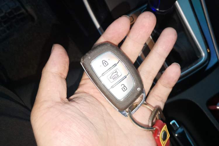 Used Hyundai Elantra (5th Generation / Langdong) 2016 1.6L Automatic Prestige Model Vehicle Key