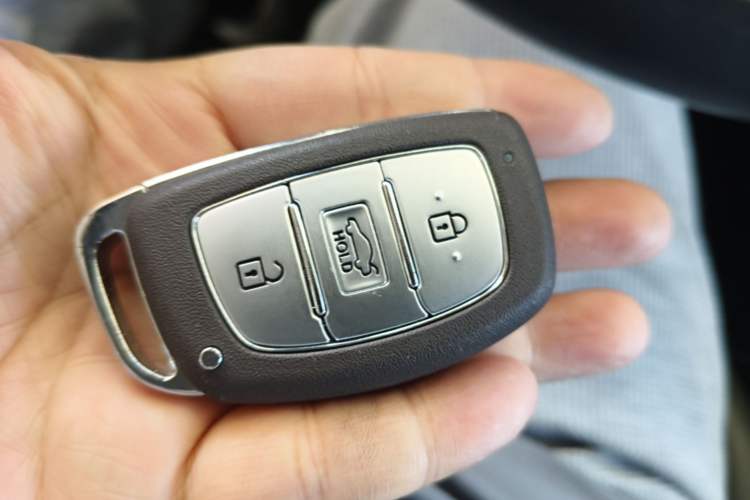 Used Hyundai Elantra (5th Generation / Langdong) 2016 1.6L Manual Luxury Model Vehicle Key