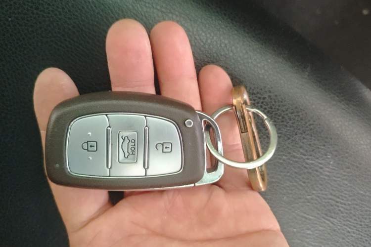 Used Hyundai Elantra (5th Generation / Langdong) 2016 1.6L Automatic Prestige Model Vehicle Key