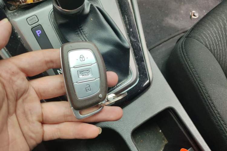 Used Hyundai Elantra (5th Generation / Langdong) 2016 1.6L Automatic Prestige Model Vehicle Key