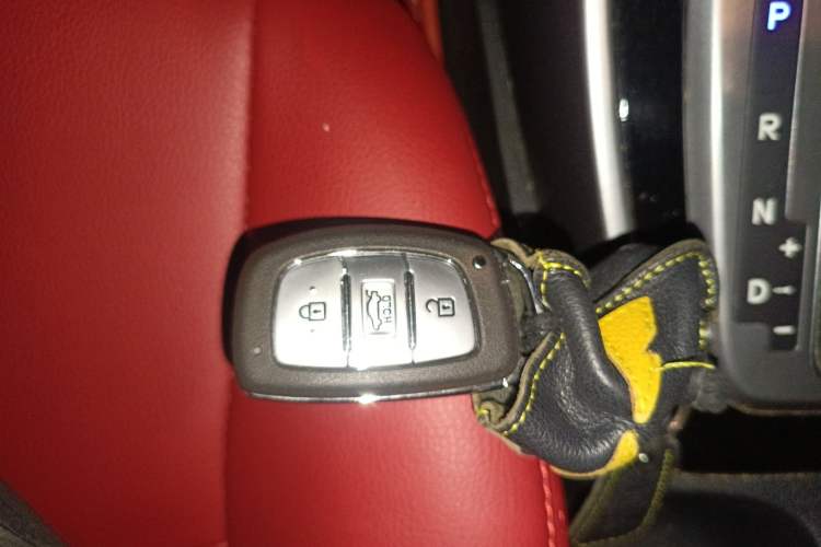 Used Hyundai Elantra (5th Generation / Langdong) 2016 1.6L Automatic Prestige Model Vehicle Key