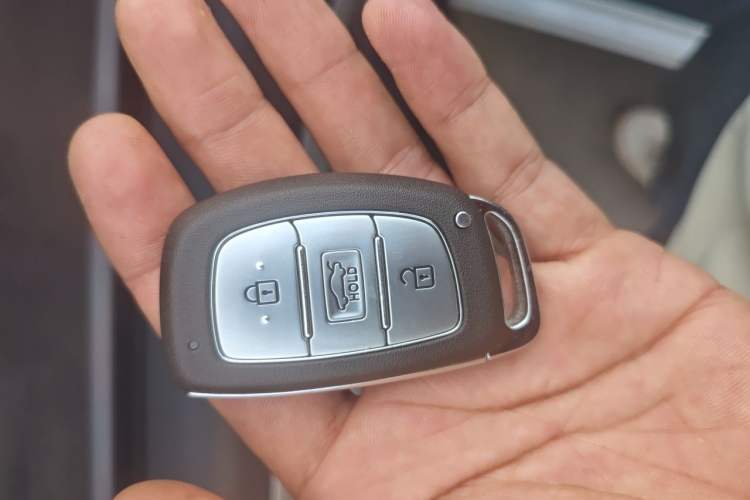 Used Hyundai Elantra (5th Generation / Langdong) 2016 1.6L Automatic Prestige Model Vehicle Key