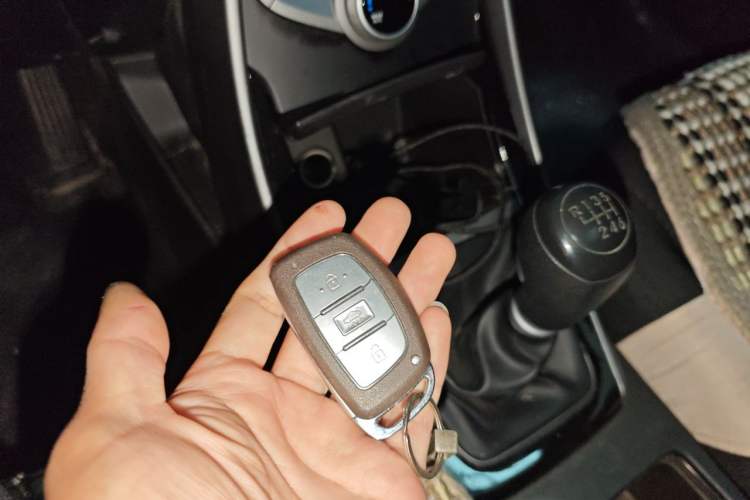 Used Hyundai Elantra (5th Generation / Langdong) 2016 1.6L Manual Luxury Model Vehicle Key