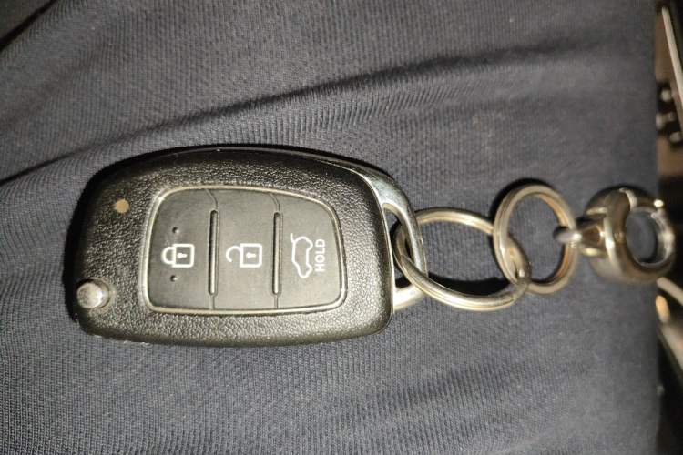 Used Hyundai Elantra (5th Generation / Langdong) 2016 1.6L Automatic Smart Version Vehicle Key