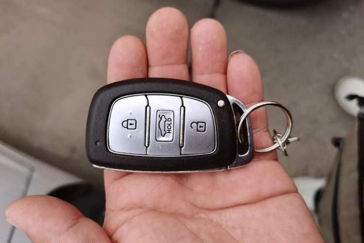 Used Hyundai Elantra (5th Generation / Langdong) 2016 1.6L Automatic Prestige Model Vehicle Key