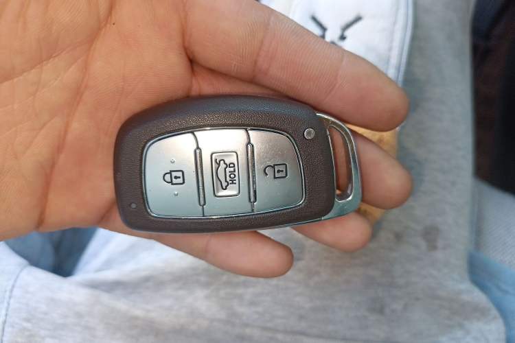 Used Hyundai Elantra (5th Generation / Langdong) 2016 1.6L Automatic Prestige Model Vehicle Key