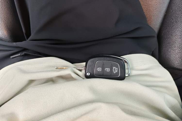 Used Hyundai Elantra (5th Generation / Langdong) 2016 1.6L Automatic Smart Version Vehicle Key