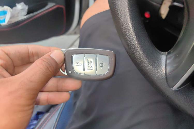 Used Hyundai Elantra (5th Generation / Langdong) 2016 1.6L Manual Luxury Model Vehicle Key